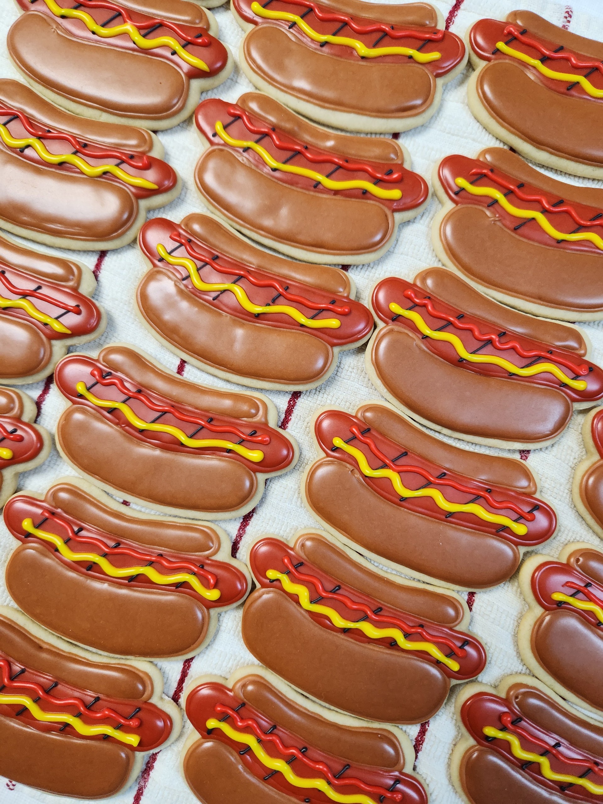 Hot dog decorated cookies